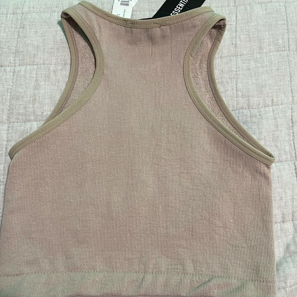 crop top - Picture 2 of 3